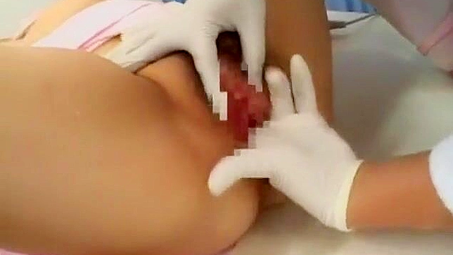 望月奈々的魅力护士角色在JAV场景中~Naasu自慰