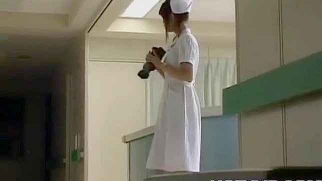 JAV美女绫乃结衣尽情享受护士的温柔触摸！