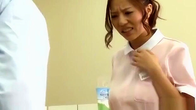 JAV女优彩上ルリ与硬朗巨物的激情时刻~引人入胜熟妇的秘密欲望揭露！