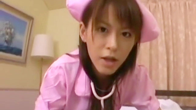 日式场景：难以抗拒的护士热情手交服务