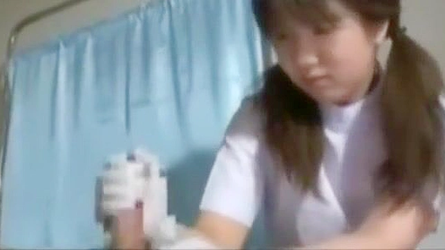 日本护士用挑逗的 handjob 引诱你～CFNM 禁忌快感！