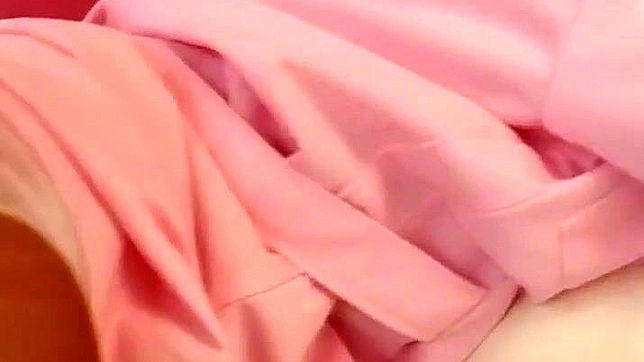 JAV女王小泉亚里纱性感护士制服火辣诱惑