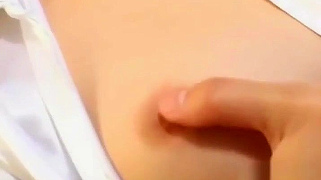 AV偶像~日本护士自慰湿润的阴道第三部