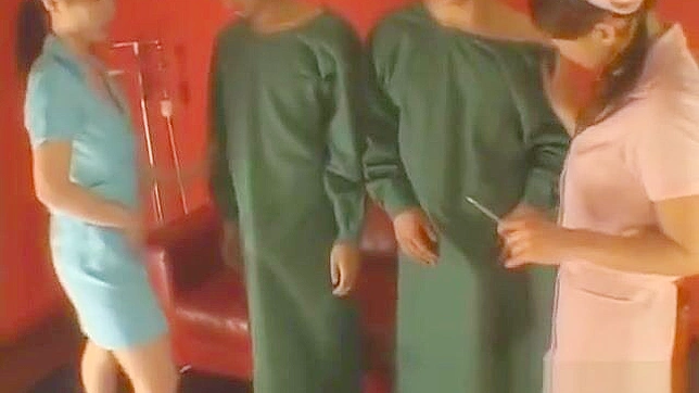 解锁水原亚希和麻生美咲的调皮一面：第一部JAV成人影片