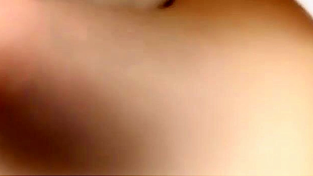 在JAV性爱冒险中与不可抗拒的藤崎世志留一起享受快乐！