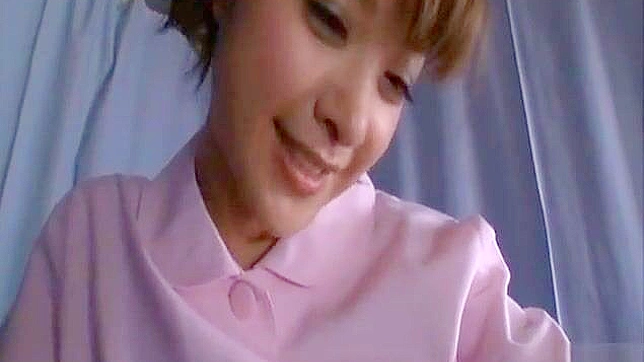 Mihiro大胆展示性感身材，迎接巨大阳具的挑战！