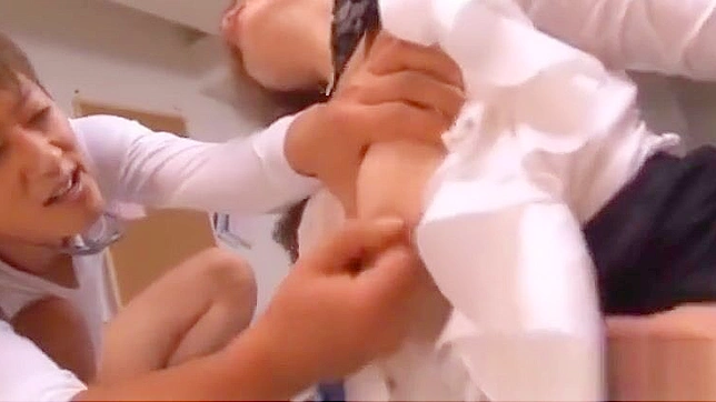 为吉沢明歩的口技在第二部分中高潮—JAV色情明星传奇