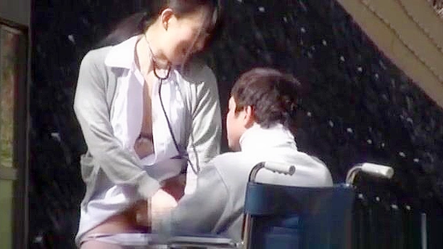 揭秘JAV护士的性感一面：一位丰腴女士的热情时刻