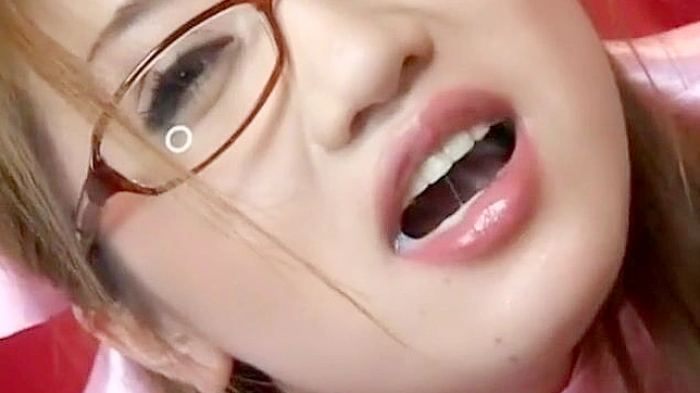 日本性感护士在JAV场景中提供令人震撼的口交体验