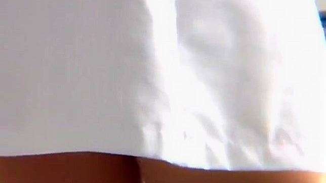 日本魅力女巫獨自享受濕潤的自我愛撫 - 輕度情色JAV樂趣！