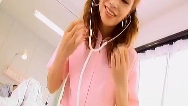 准备好被迷人的Akane Hotaru以诱惑护士装魅惑吧！