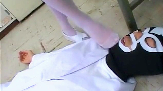 体验护士足恋的震撼~ 让你的幻想成真！