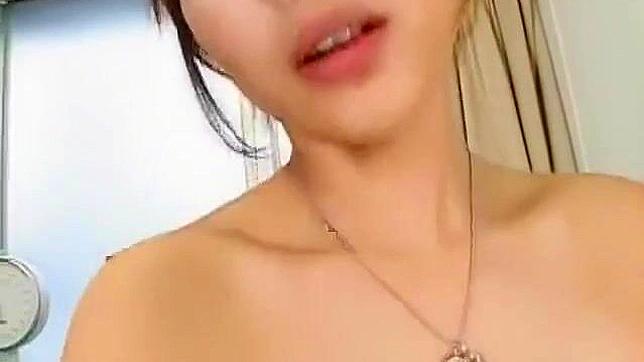 日本魔女奈々夏目在医疗JAV中的诱人舔阴场景！