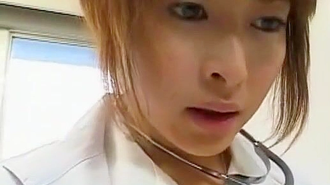 日本魔女奈々夏目在医疗JAV中的诱人舔阴场景！