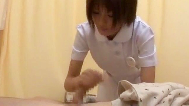 体验JAV女神夏树由纪、泉佐木和桥本优香的狂野护士角色扮演！