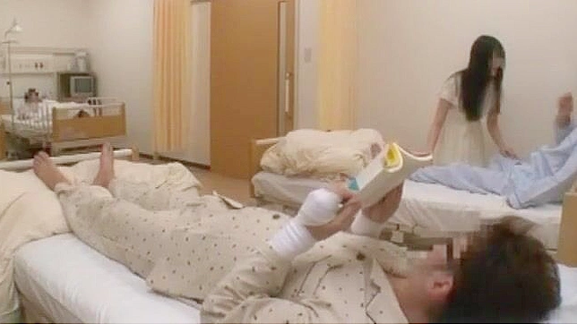 体验JAV女神夏树由纪、泉佐木和桥本优香的狂野护士角色扮演！