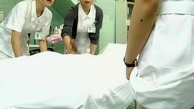 日本熟女护士秘书下班后获得鸡巴和内射