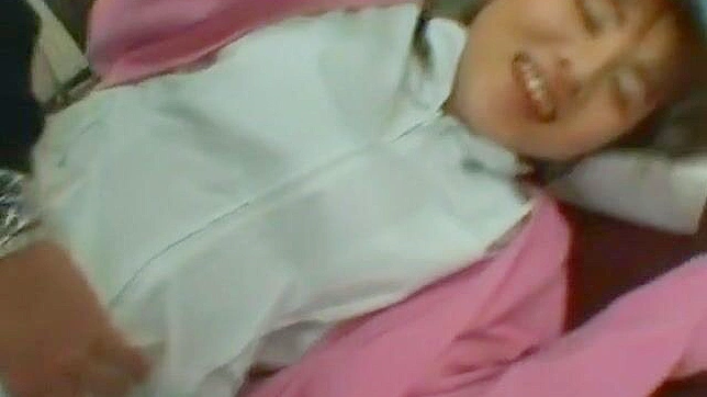 渴望日本美女，Akari Yaguchi穿上性感护士装在这款POV日式色情片中！