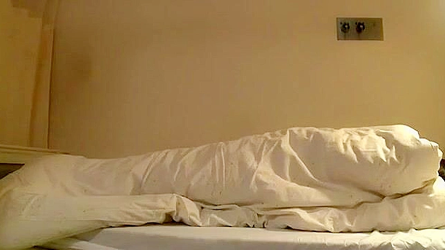 渴望日本美女？快看这个JAV场景中的性感护士！