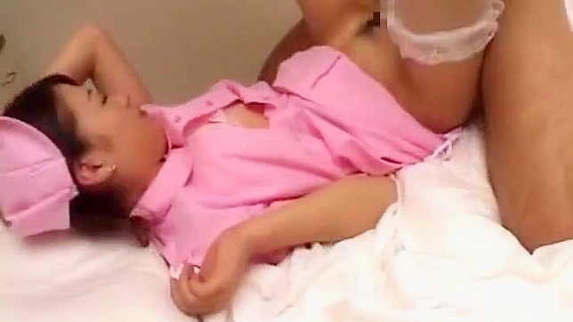 立即观看~迷人的日本熟女穿着丝袜的绝妙口交表演！