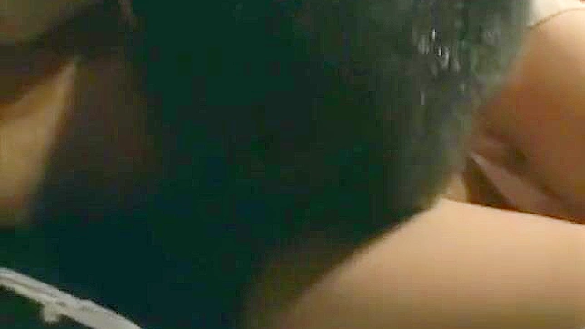 JAV女神伊一梓杏的诱人巨乳在最火热护士场景中！