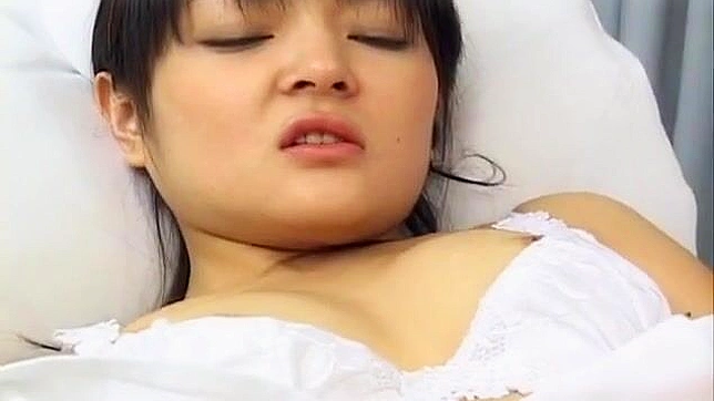 走进魅惑世界：不可抗拒的亚洲护士MIKU HOSHINO