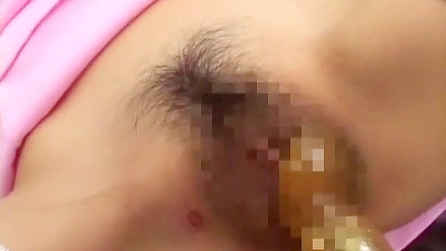 热门日本模特星野美优在精彩的护士角色、玩具插入JAV场景中