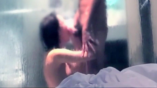 日本女巫与丰腴妻子沐浴：独家第二部分