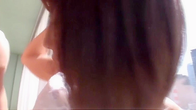 AV女神春香彩美五部曲：诱人曲线与魅惑动作！