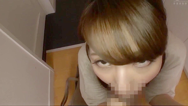 沉浸于成熟送货健康女人的禁欲魅力中