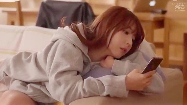 梦美的情欲享受：JAV美女的诱人淫靡时光