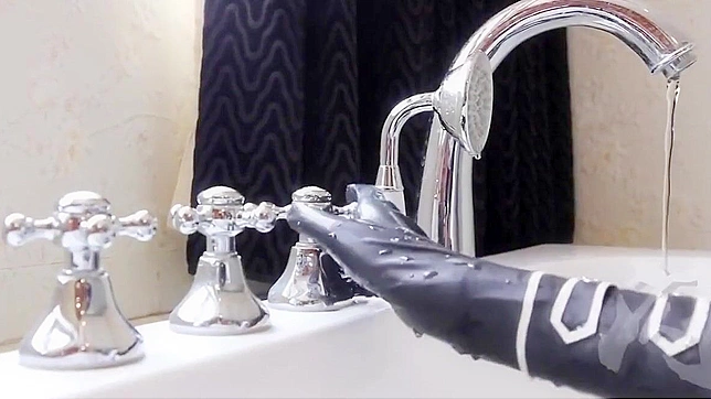 感受极限窒息浴缸体验与JAV美人Gmb 002！