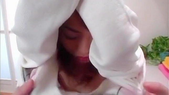 Houzuki Hikaru的情欲沐浴与口交：释放欲望，尽在迷人亚洲美女之中。