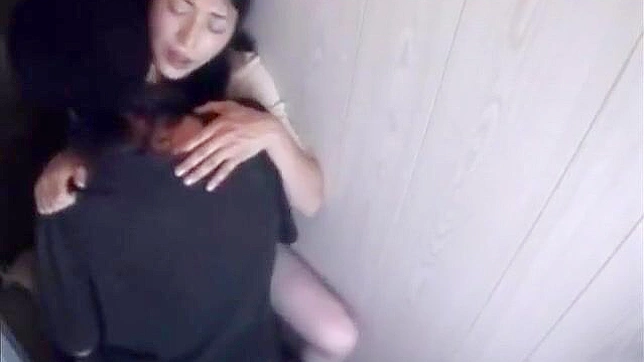 浴室里的诱人JAV女巫：窥探她的魅惑世界私密时刻