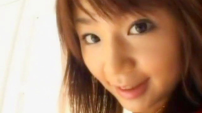 迷人的日本女巫在异国脱衣舞中展示JAV场景！