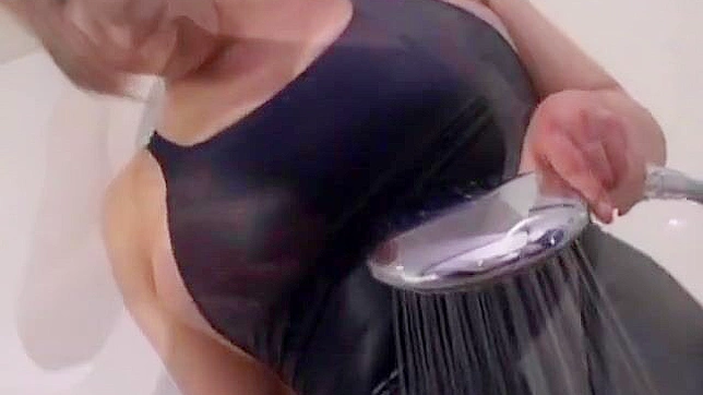 尽情欣赏石黒セリ的诱人魅力，她将带你踏上纯粹幸福之旅，在这令人惊叹的日式成人视频场景中。