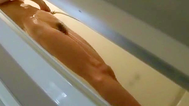 日本女神吉原美奈的丰腴小胸幻想淋浴秀