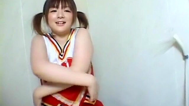 渴望的日本巫女真木久留美在JAV视频中淋浴自慰的奇妙时刻！