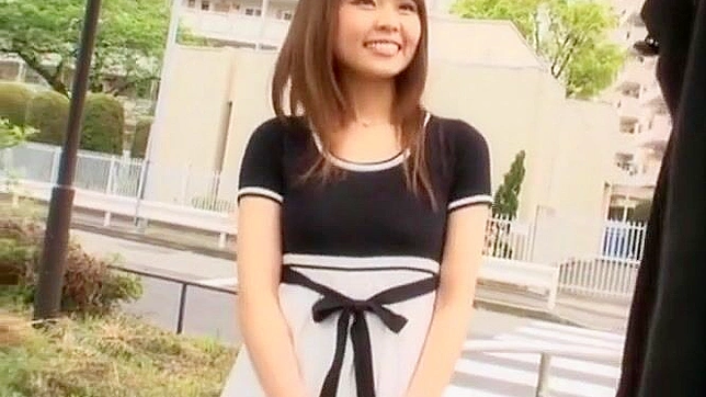 热爱丰满的香田美来，性感的泽尻绘里奈和迷人的土屋安娜在‘异国情调小胸’电影中。