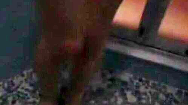 日本情欲：白百合望在成人POV JAV片段中的诱惑表演