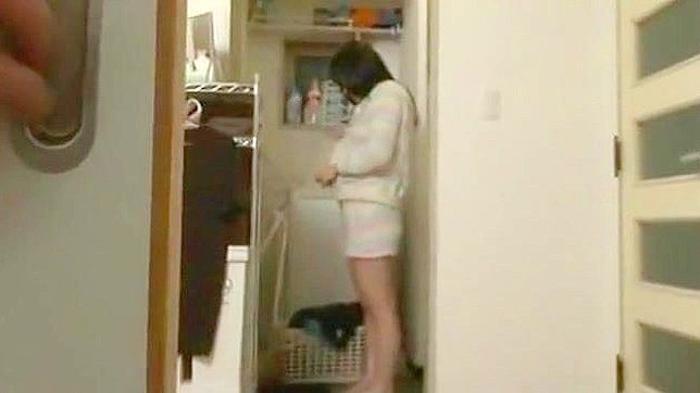 领略日本顶尖：Yui Kasugano的性感自慰秀