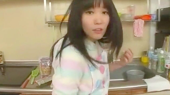 领略日本顶尖：Yui Kasugano的性感自慰秀