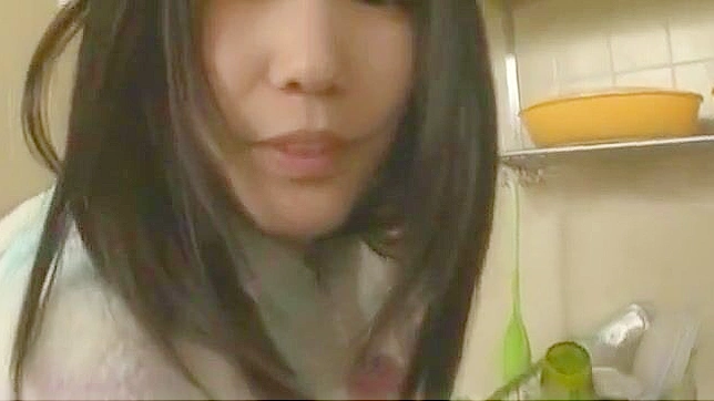 领略日本顶尖：Yui Kasugano的性感自慰秀