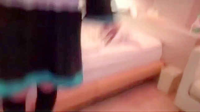 发现这部JAV场景中小胸的迷人魅力！