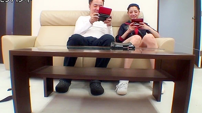 日系梦想女神水沼レイ在诱惑cosplay中等待你的终极幻想体验！