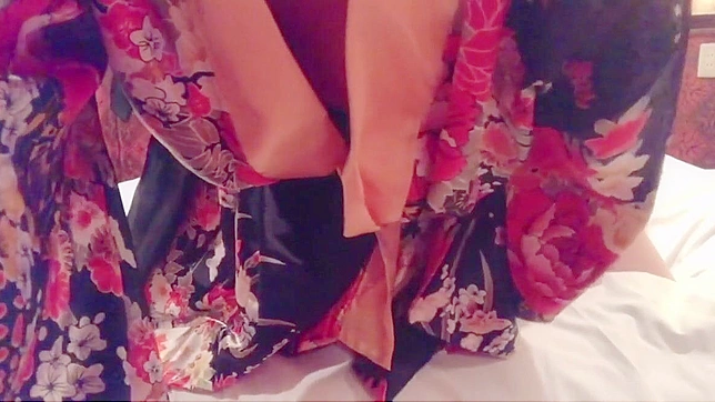 在JAV视频中揭开终极熟女幻想—你不会后悔！