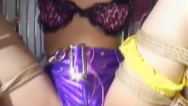 拥有诱人巨乳的日本业余爱好者—继母角色扮演