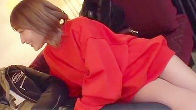 四十岁熟女诱惑年轻学生 – 日本AV美女在无删减节目中展露丰满曲线