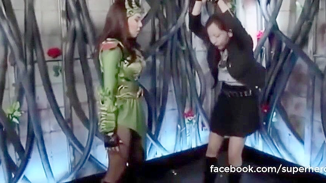 日本超级女英雄幻想：迷人场景与诱惑美人