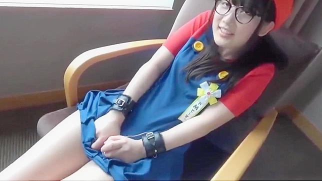 被性感日本马里奥COS魅惑女郎疯狂征服！